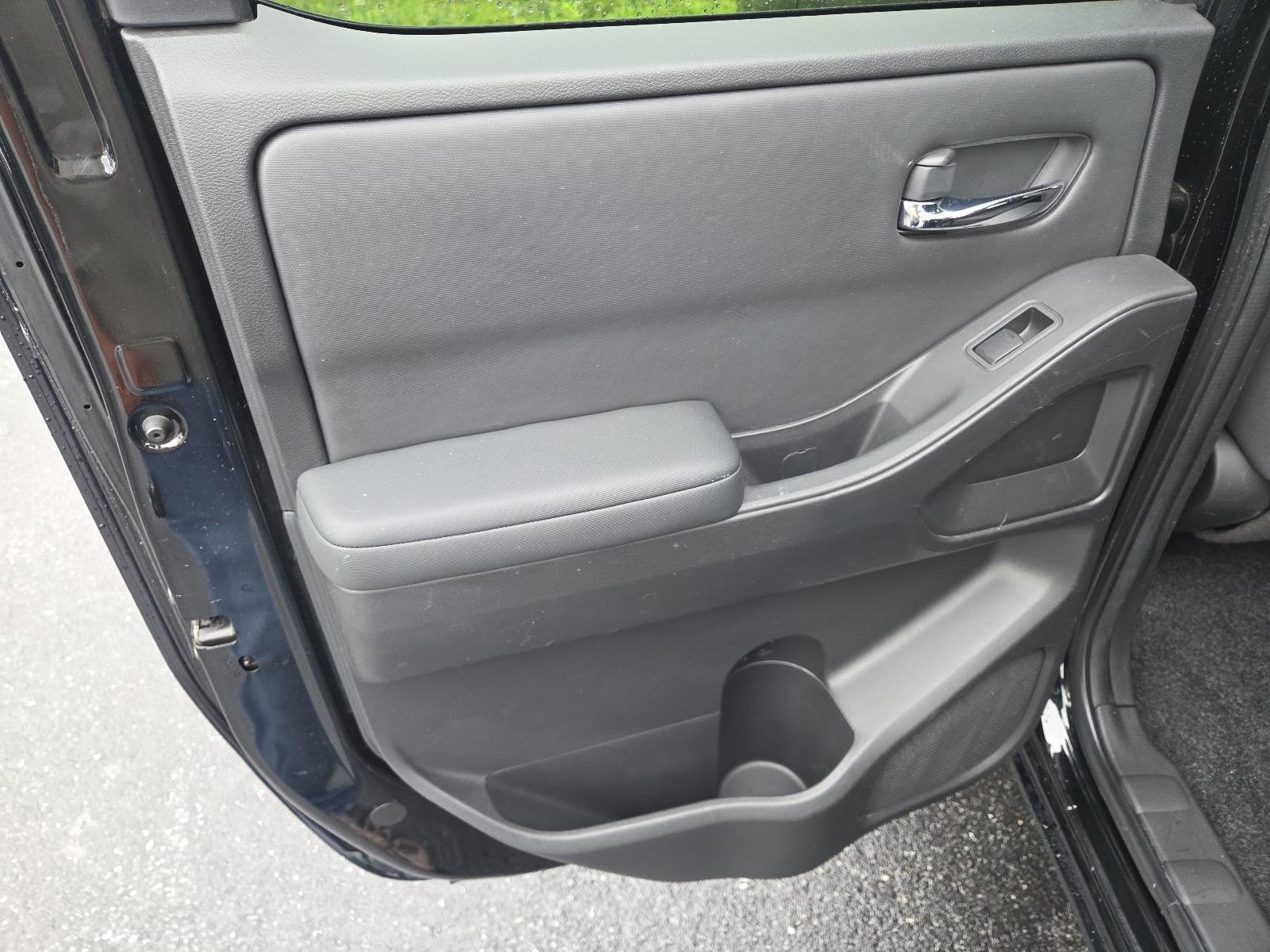 2022 Nissan Frontier Crew Cab 4x4 SV Auto