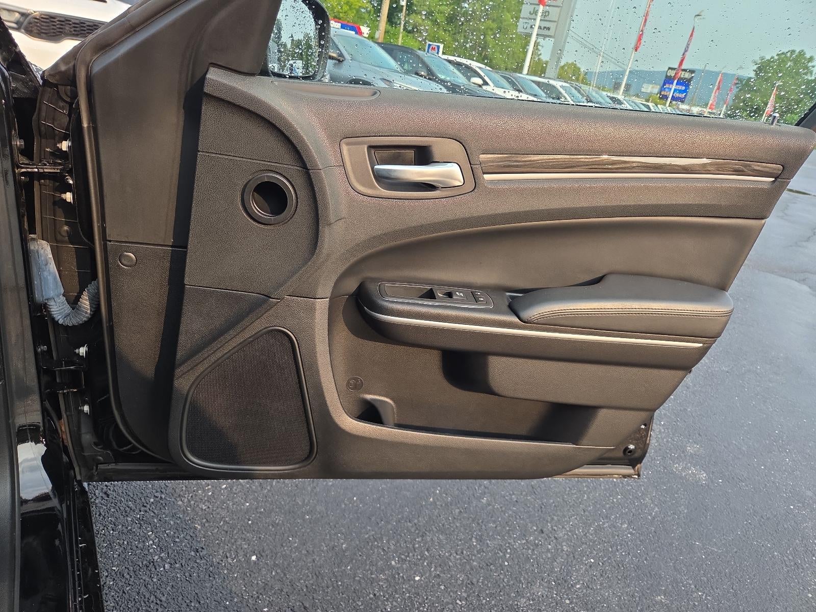 2022 Chrysler 300 Touring L AWD