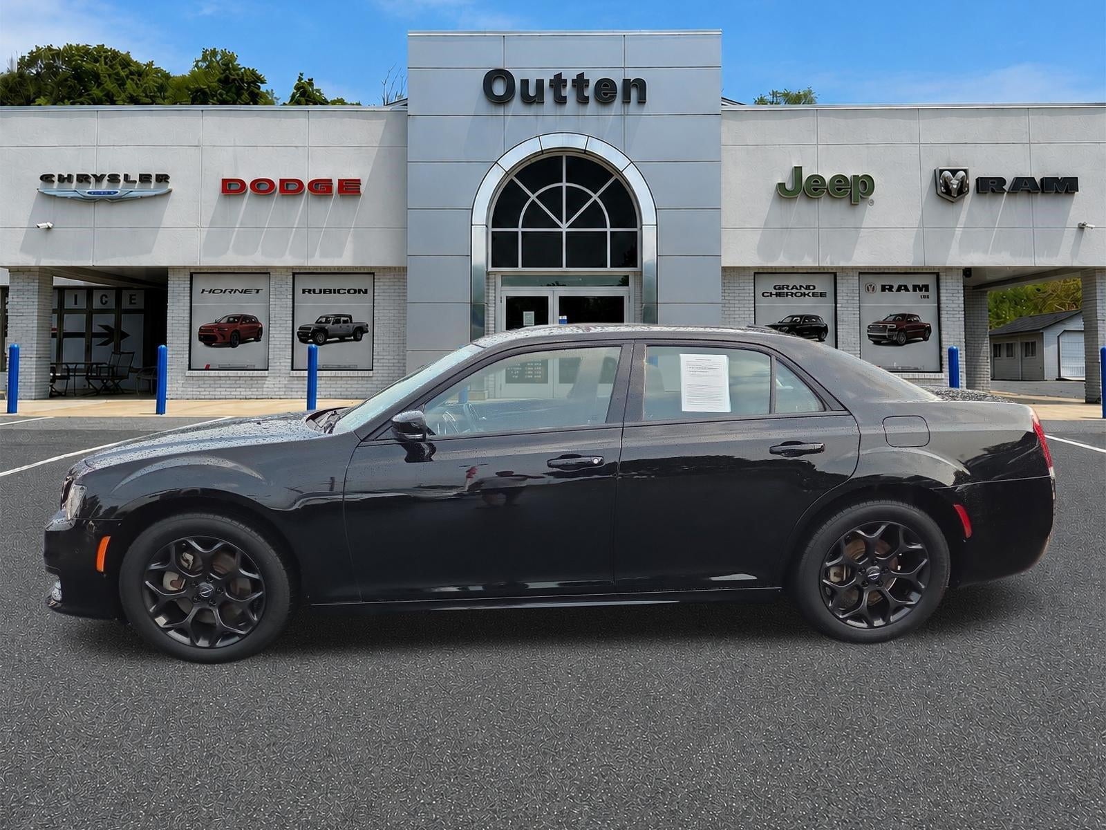 2022 Chrysler 300 Touring L AWD