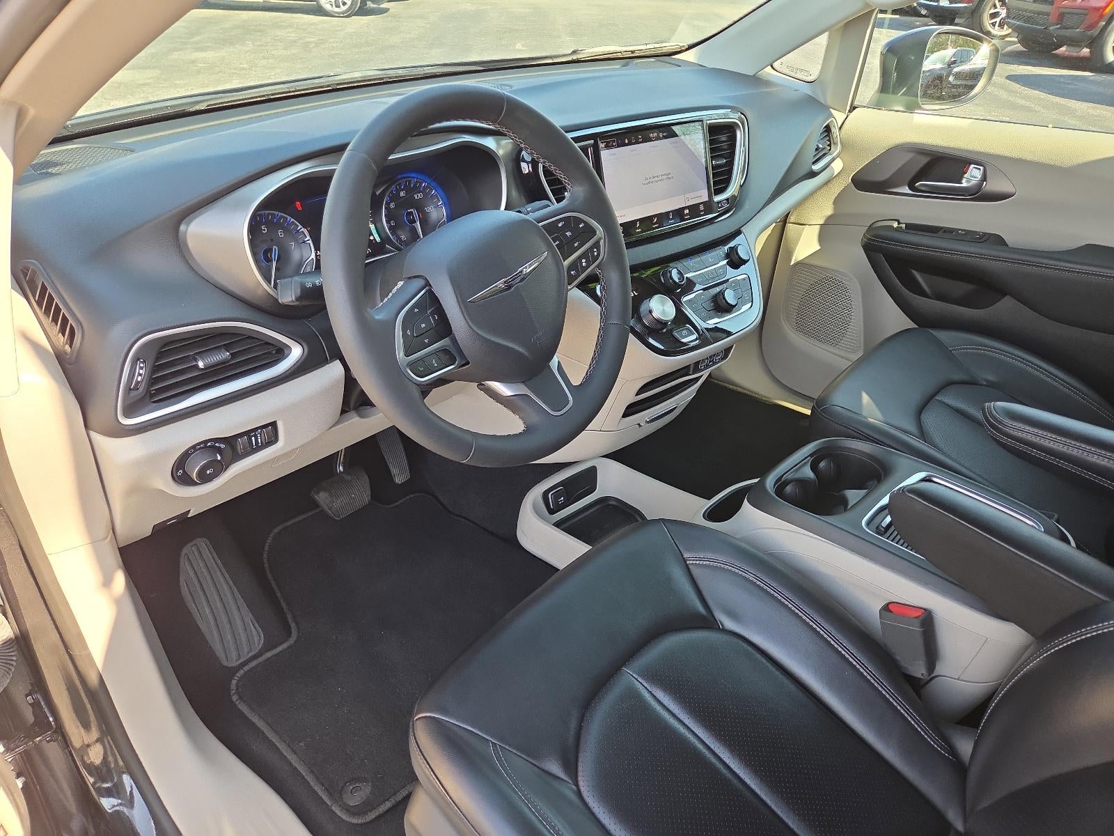 2023 Chrysler Pacifica Touring L FWD