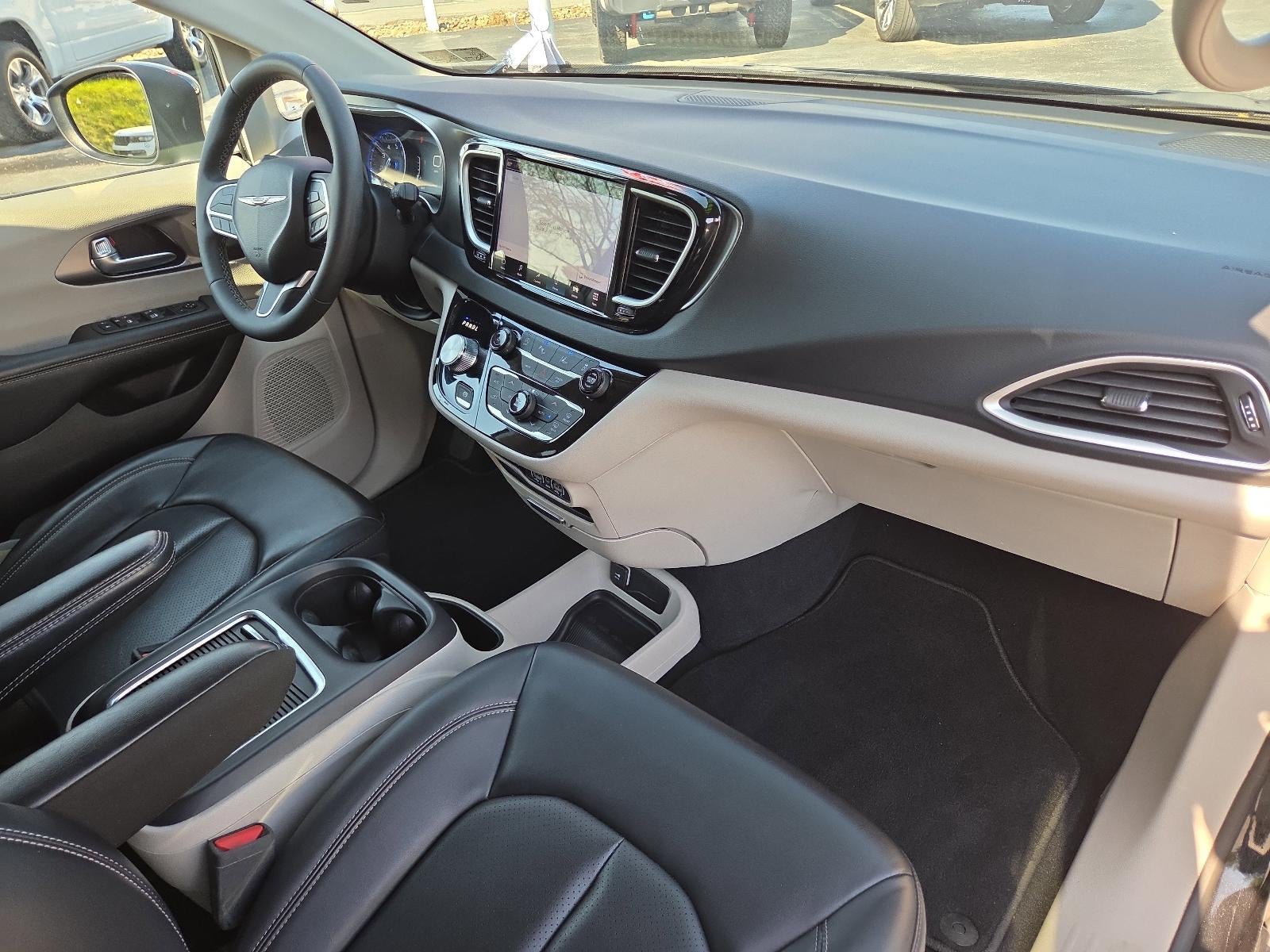 2023 Chrysler Pacifica Touring L FWD