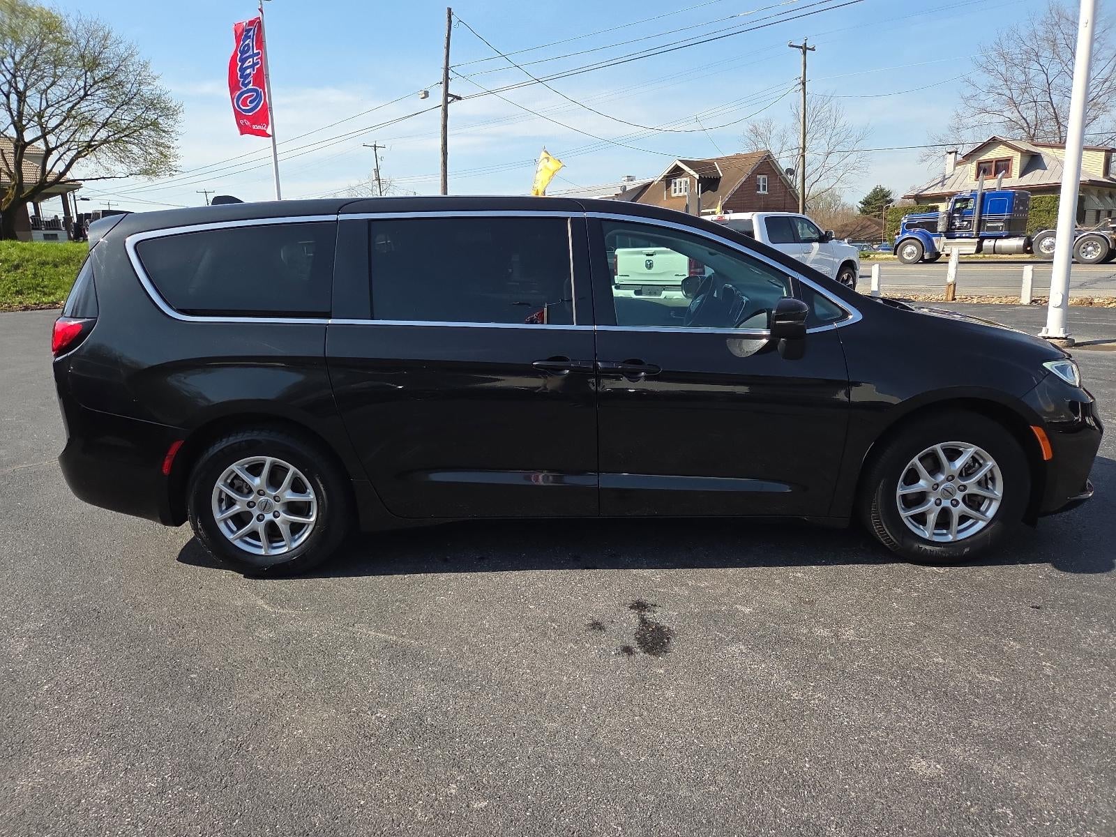 2023 Chrysler Pacifica Touring L FWD