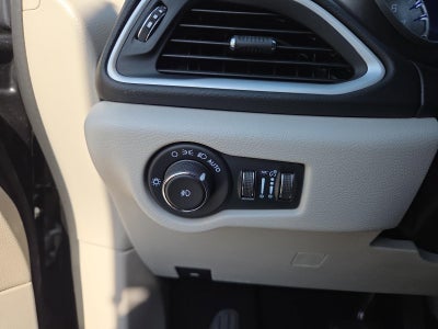 2023 Chrysler Pacifica Touring L FWD