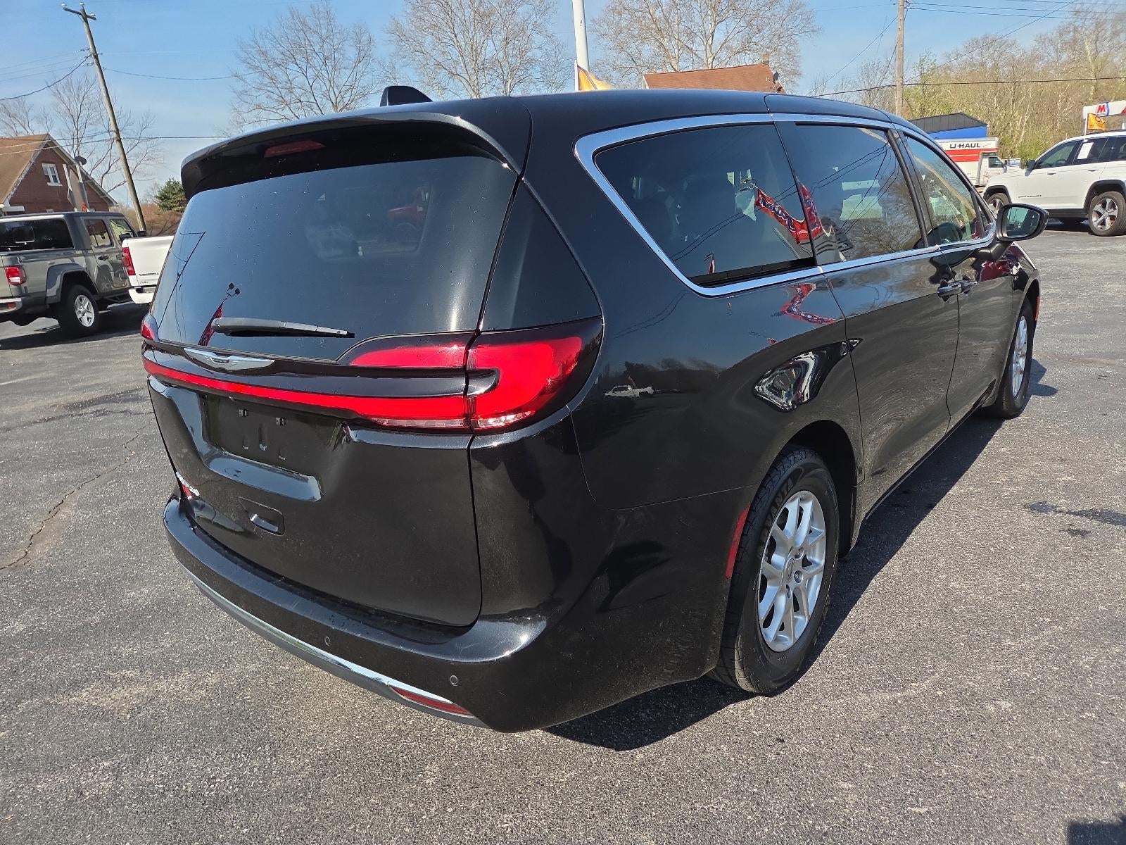 2023 Chrysler Pacifica Touring L FWD