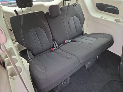 2022 Chrysler Voyager LX FWD