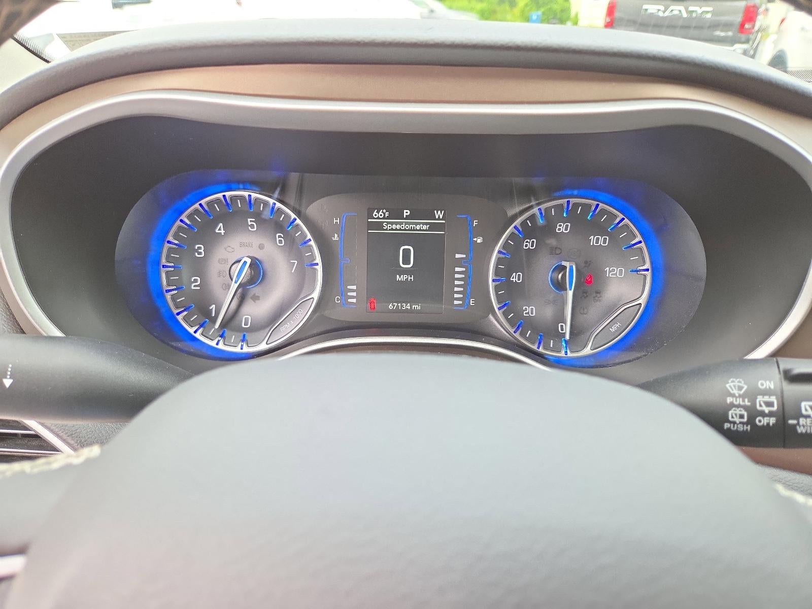 2022 Chrysler Voyager LX FWD