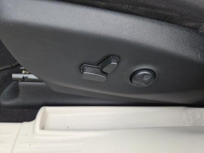 2022 Chrysler Voyager LX FWD