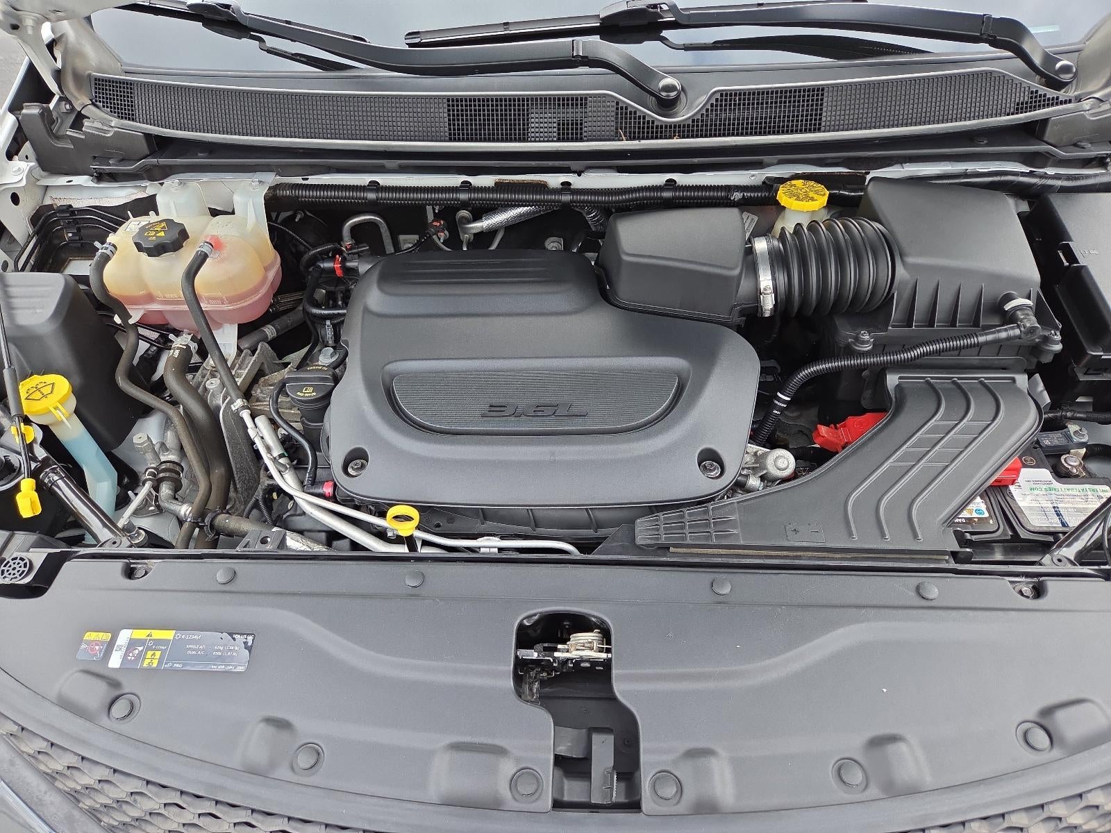 2022 Chrysler Voyager LX FWD