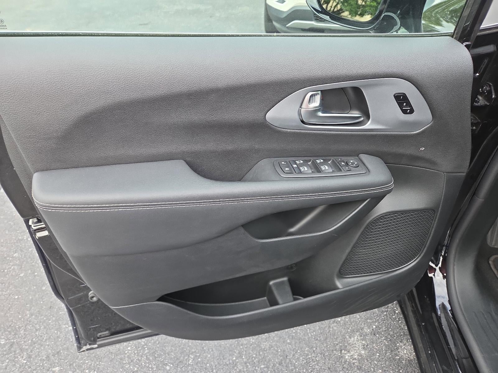 2026 Chrysler Pacifica Limited FWD