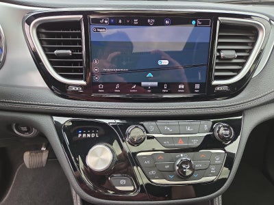 2026 Chrysler Pacifica Limited FWD