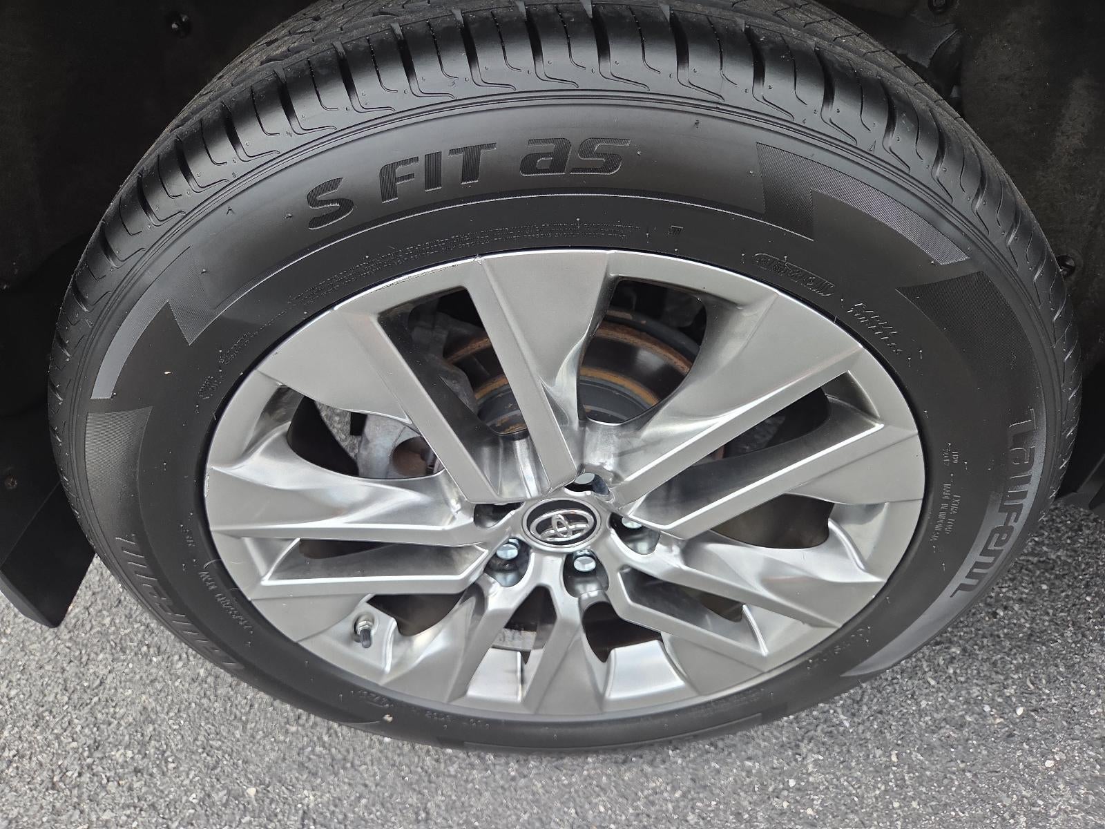 2019 Toyota RAV4 LE AWD (Natl)
