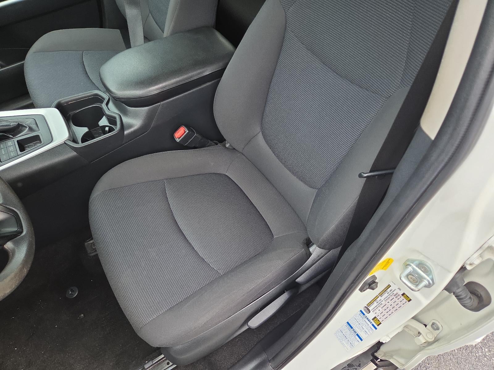 2019 Toyota RAV4 LE AWD (Natl)