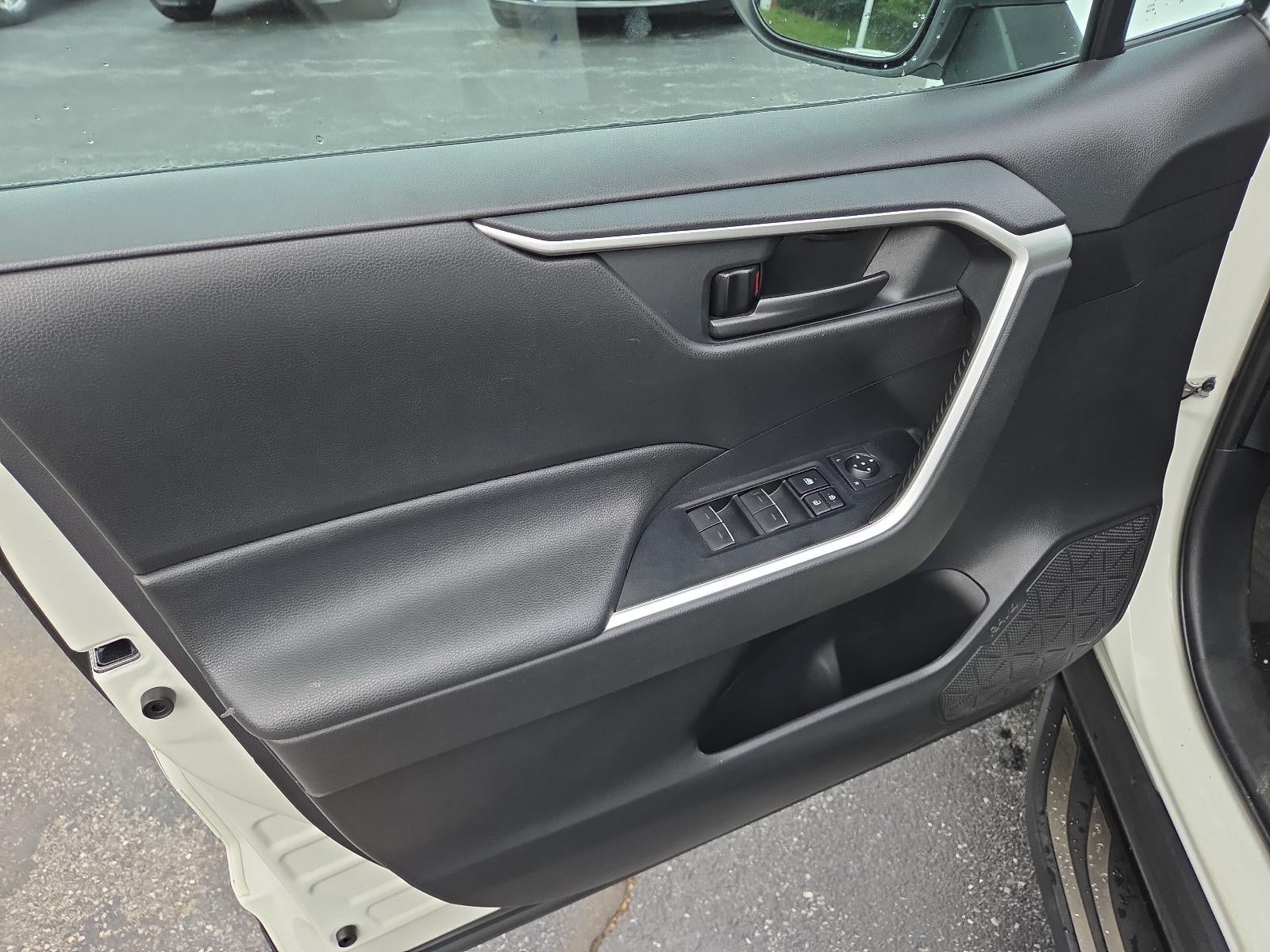 2019 Toyota RAV4 LE AWD (Natl)