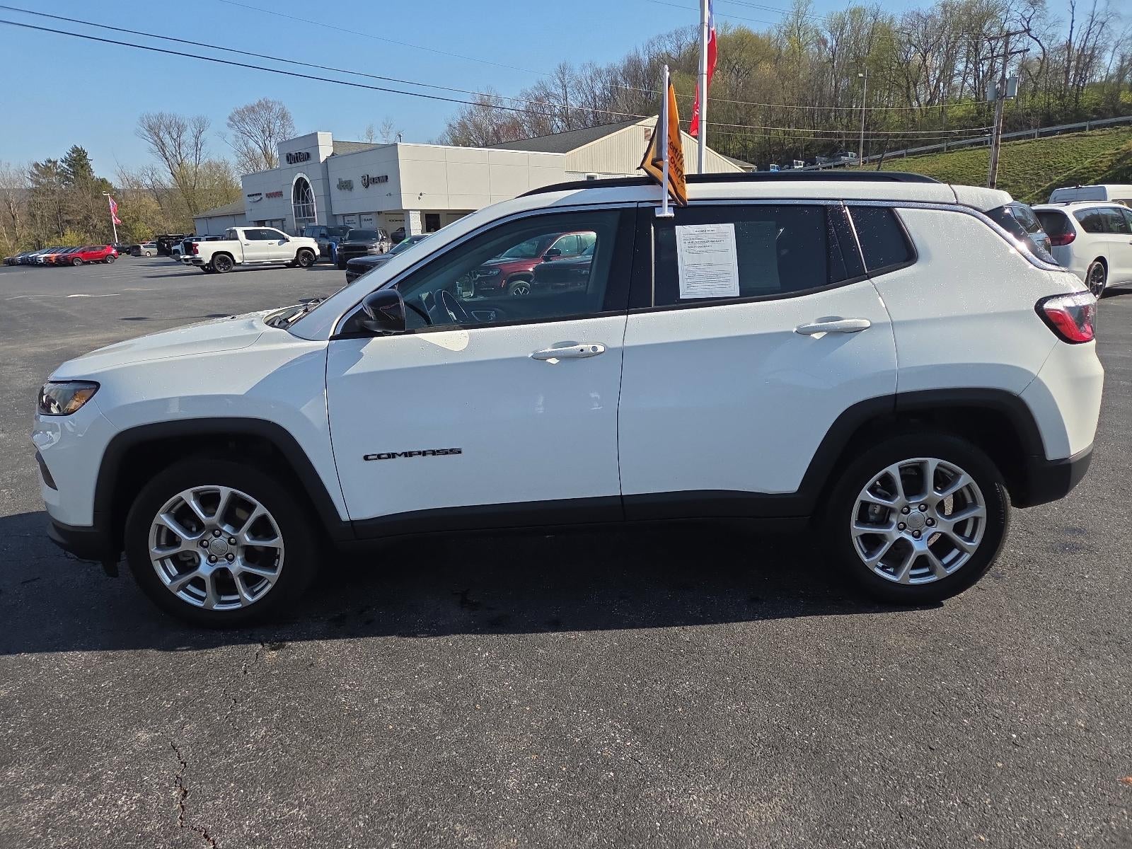 2022 Jeep Compass Latitude Lux