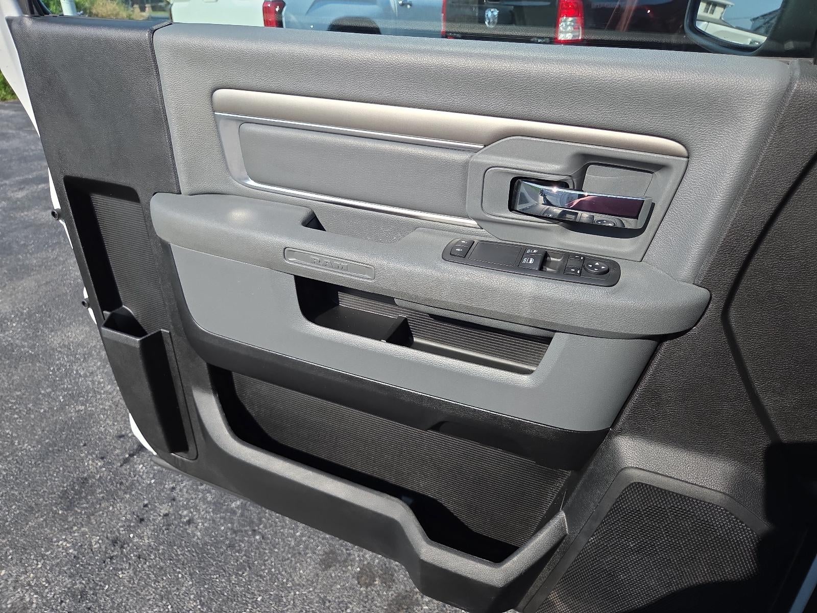 2020 RAM 1500 Classic Tradesman 4x2 Reg Cab 8' Box