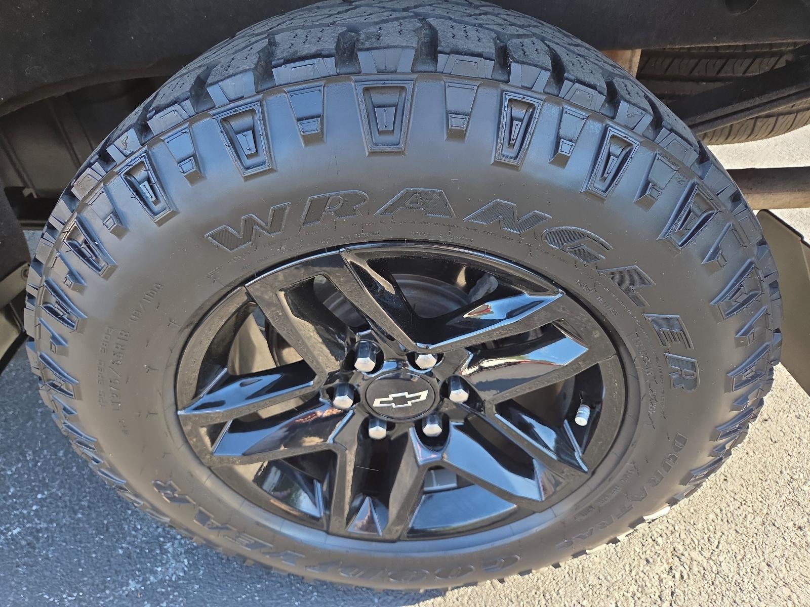 2021 Chevrolet Silverado 1500 Crew Cab Short Box 4-Wheel Drive Custom Trail Boss