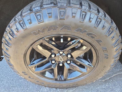2021 Chevrolet Silverado 1500 Crew Cab Short Box 4-Wheel Drive Custom Trail Boss