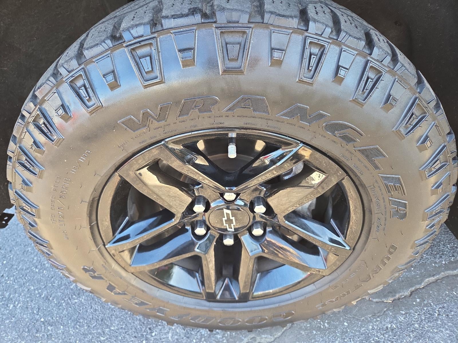 2021 Chevrolet Silverado 1500 Crew Cab Short Box 4-Wheel Drive Custom Trail Boss