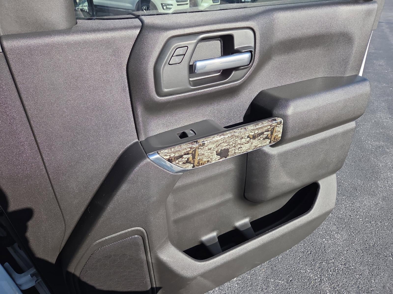 2021 Chevrolet Silverado 1500 Crew Cab Short Box 4-Wheel Drive Custom Trail Boss