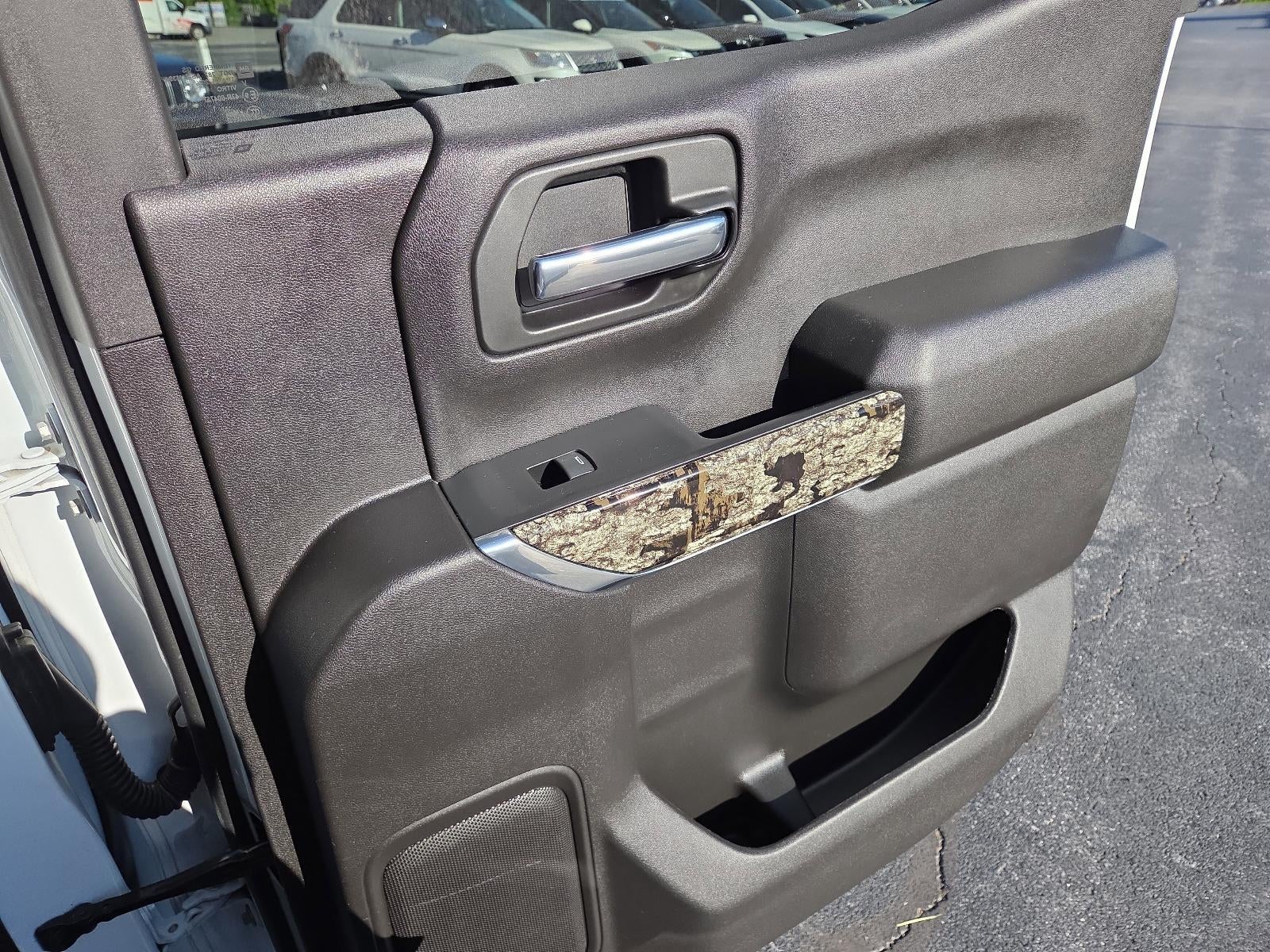 2021 Chevrolet Silverado 1500 Crew Cab Short Box 4-Wheel Drive Custom Trail Boss