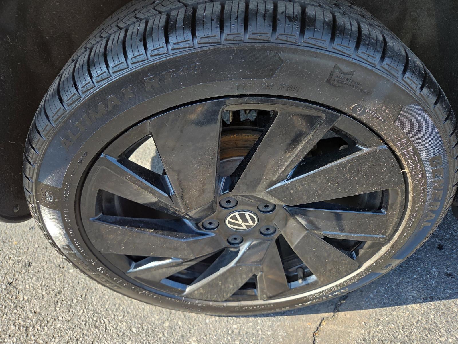 2023 Volkswagen Taos SEL 4MOTION