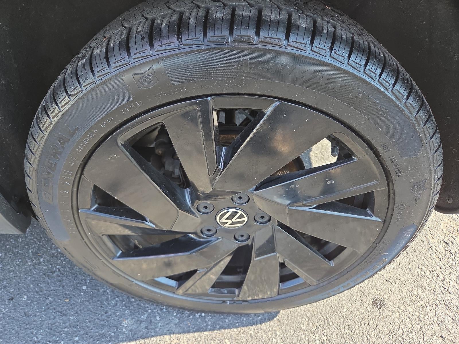 2023 Volkswagen Taos SEL 4MOTION