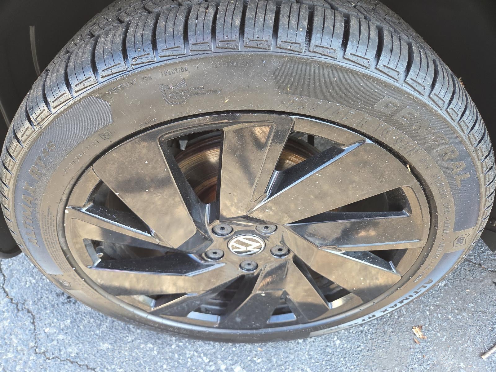 2023 Volkswagen Taos SEL 4MOTION