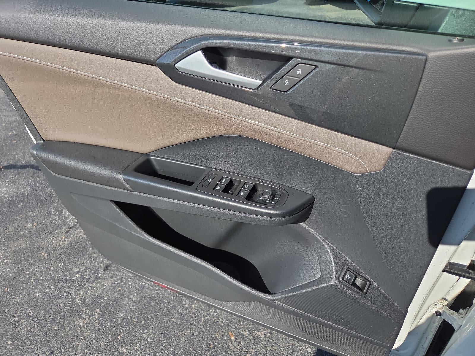 2023 Volkswagen Taos SEL 4MOTION