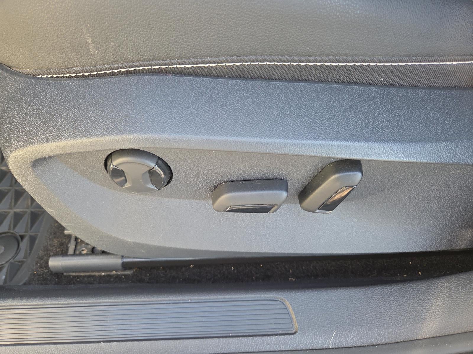 2023 Volkswagen Taos SEL 4MOTION