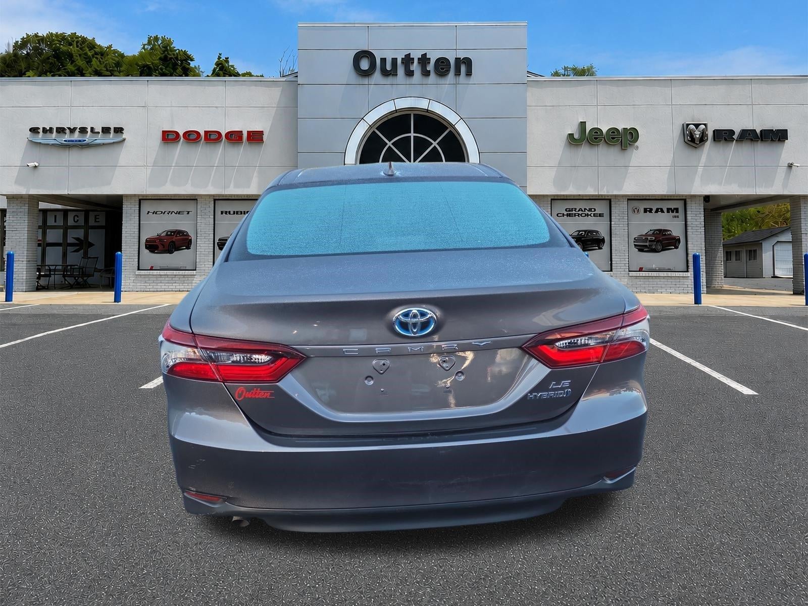 2022 Toyota Camry Hybrid LE CVT (Natl)