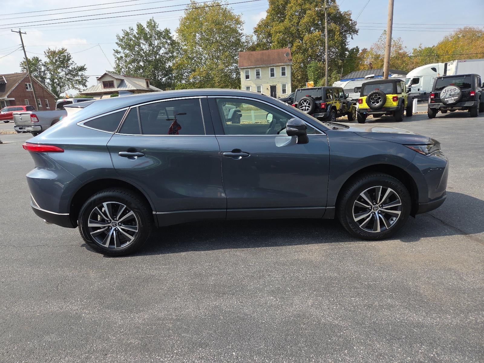 2022 Toyota Venza LE AWD (GS)