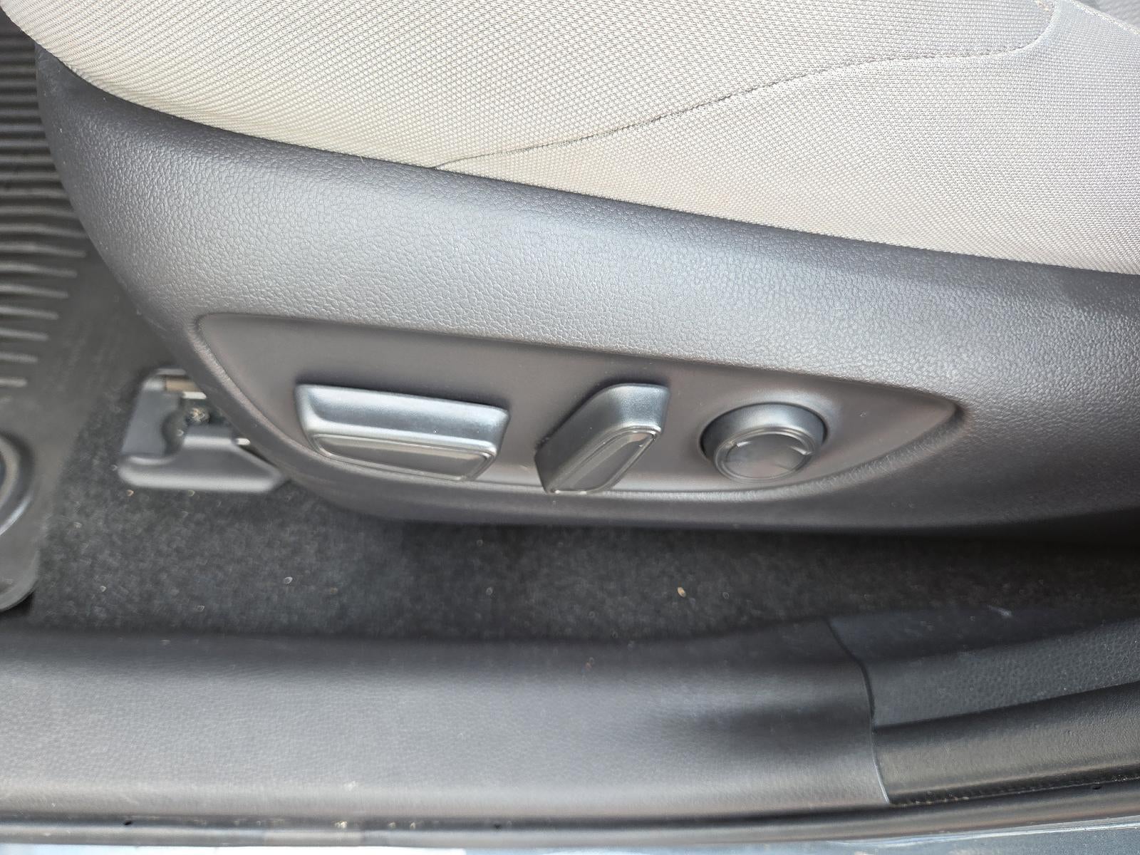 2022 Toyota Venza LE AWD (GS)