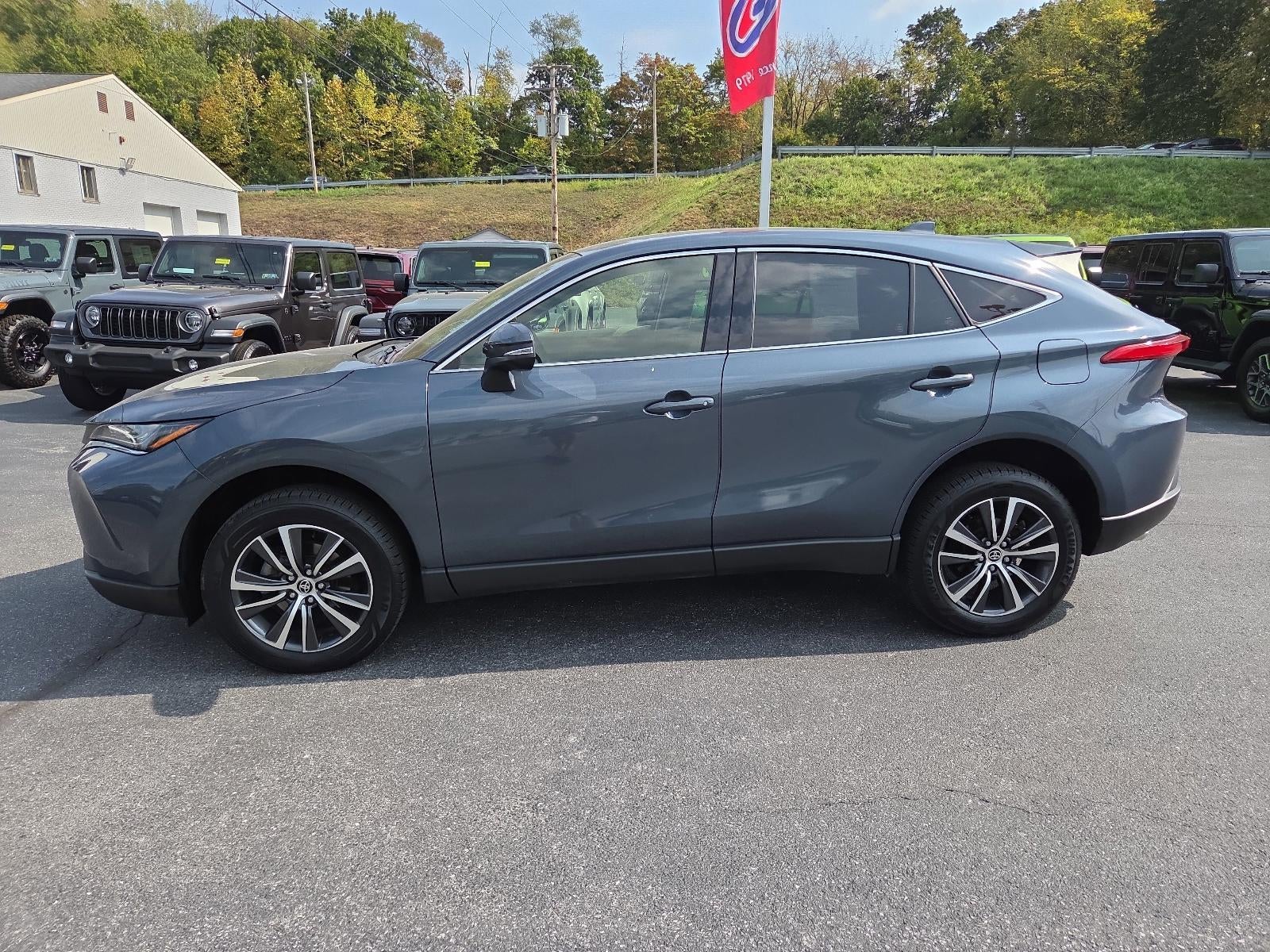 2022 Toyota Venza LE AWD (GS)