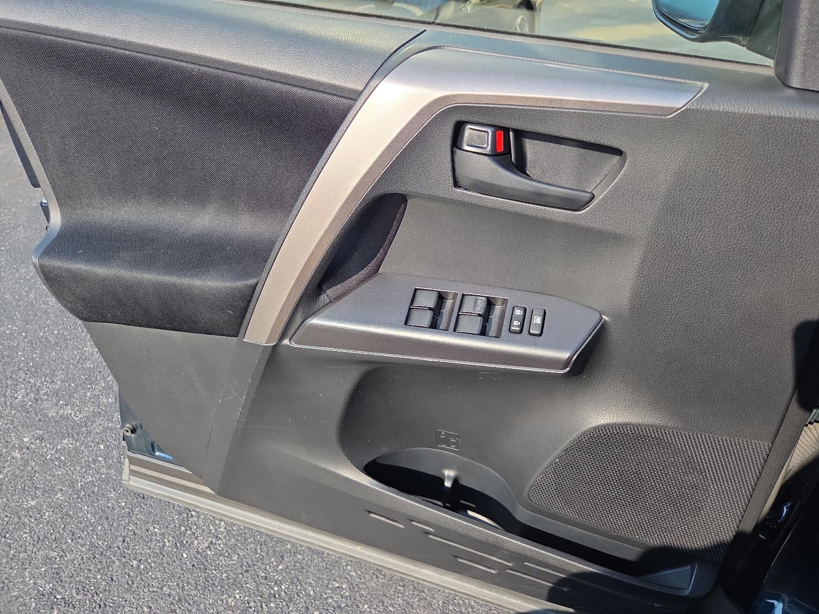 2018 Toyota RAV4 LE AWD (Natl)