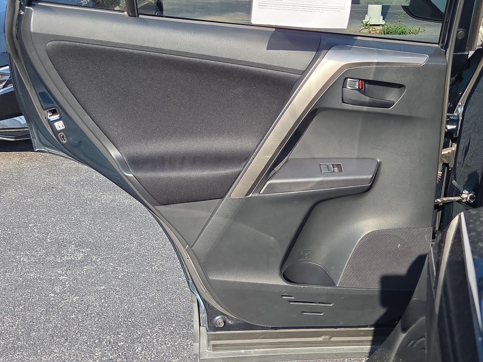 2018 Toyota RAV4 LE AWD (Natl)