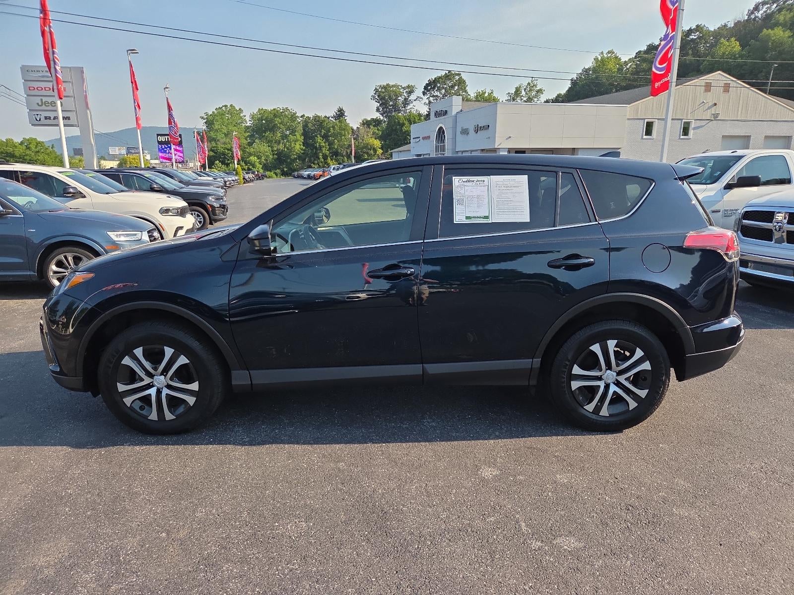 2018 Toyota RAV4 LE AWD (Natl)