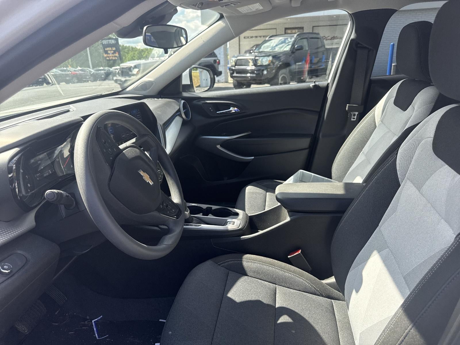 2026 Chevrolet Trax FWD 4dr LS