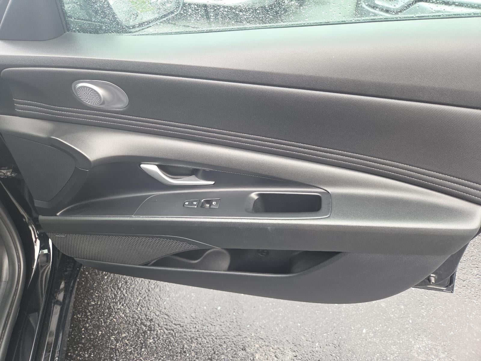 2023 Hyundai ELANTRA Limited IVT