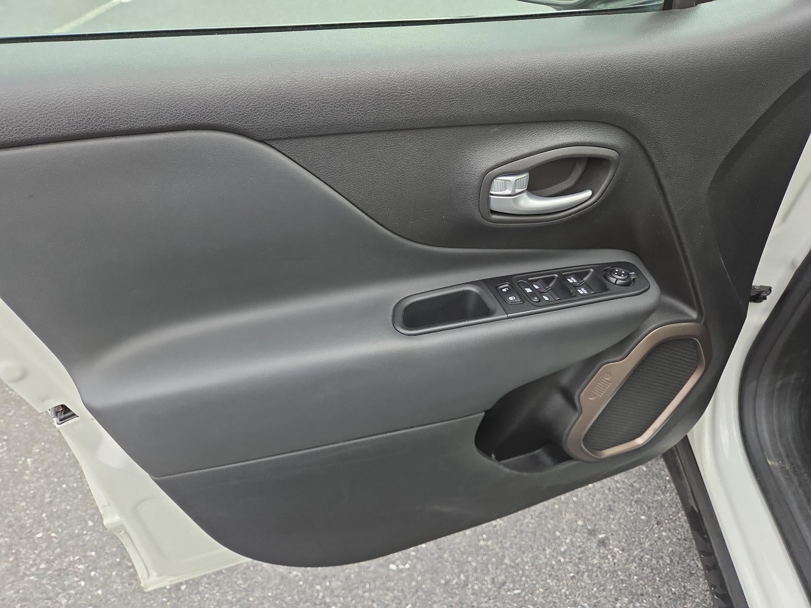 2023 Jeep Renegade (RED) Edition 4x4 *Ltd Avail*