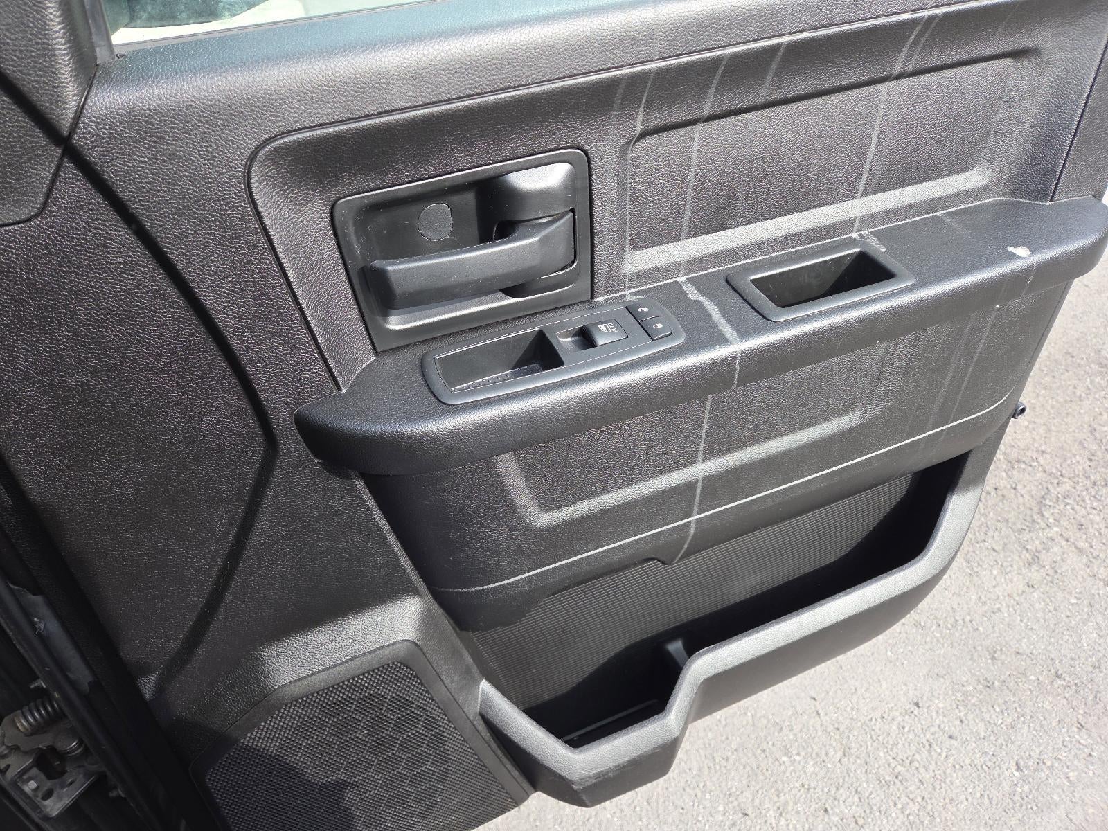 2019 RAM 1500 Classic Tradesman 4x4 Crew Cab 5'7" Box