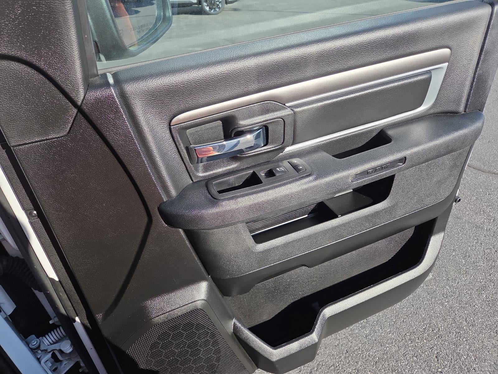 2024 RAM 1500 Classic Warlock 4x4 Crew Cab 5'7" Box