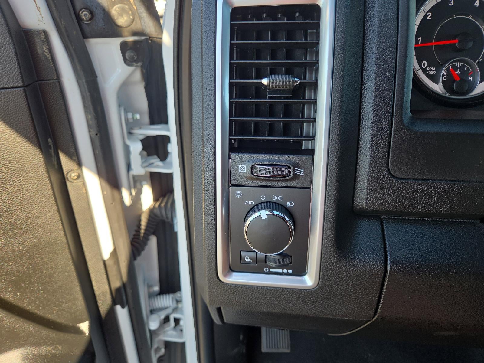 2024 RAM 1500 Classic Warlock 4x4 Crew Cab 5'7" Box