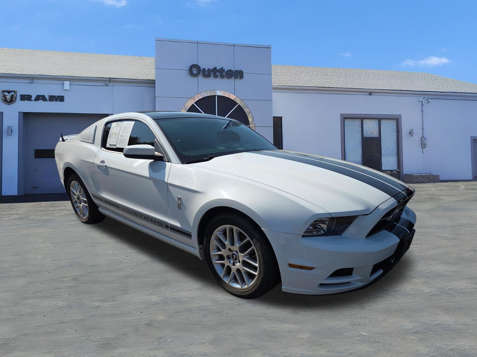 2014 Ford Mustang 2dr Cpe V6