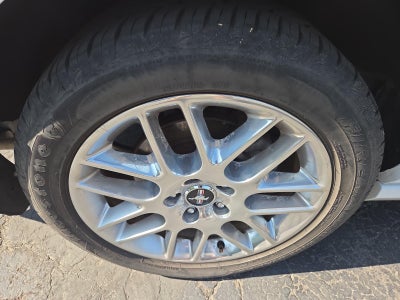2014 Ford Mustang 2dr Cpe V6