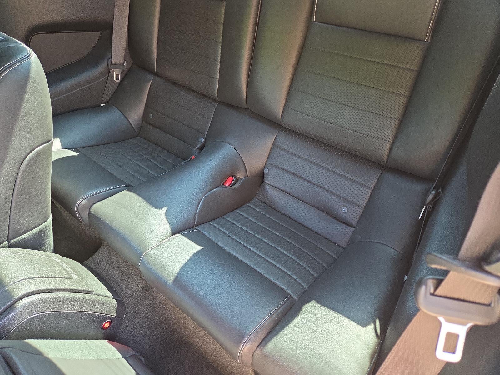 2014 Ford Mustang 2dr Cpe V6