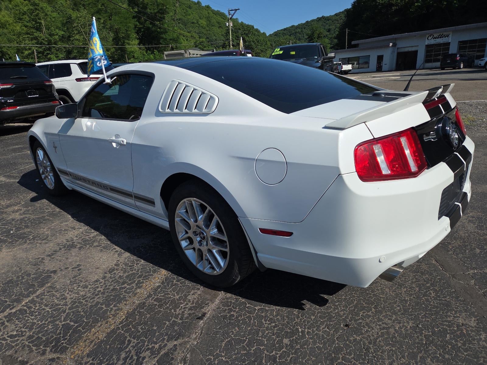 2014 Ford Mustang 2dr Cpe V6