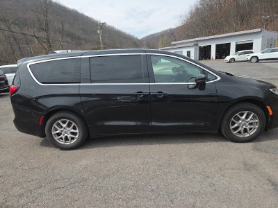2023 Chrysler Pacifica Touring L FWD