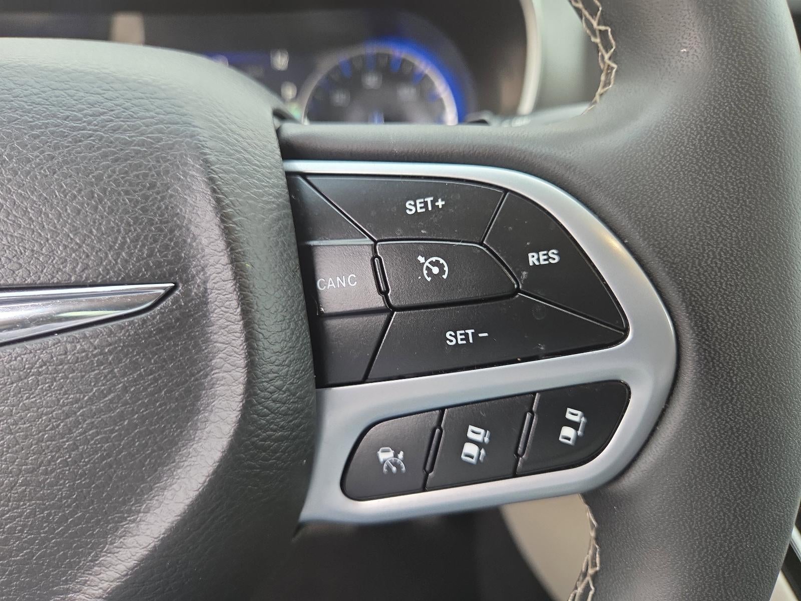 2023 Chrysler Pacifica Touring L FWD