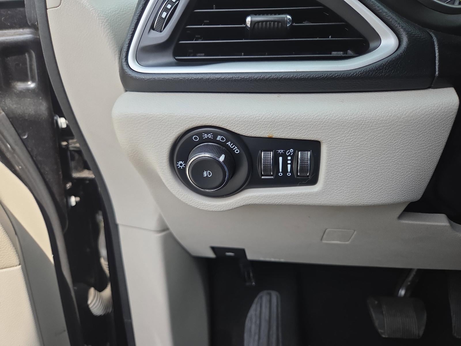 2023 Chrysler Pacifica Touring L FWD