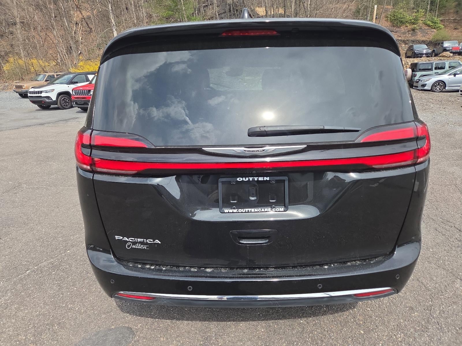 2023 Chrysler Pacifica Touring L FWD